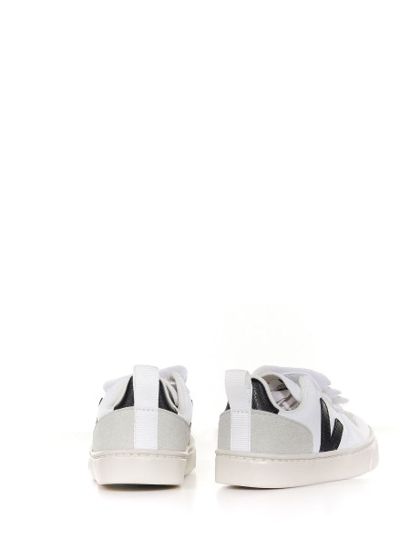 Sneaker with side logo