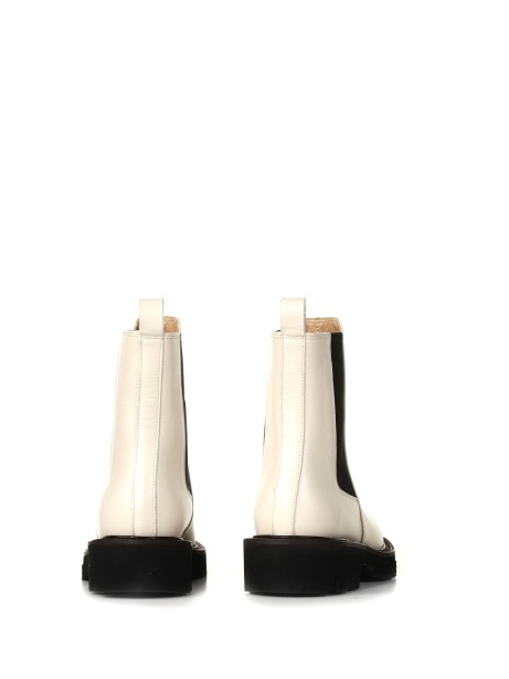 Beatles with contrasting bottom