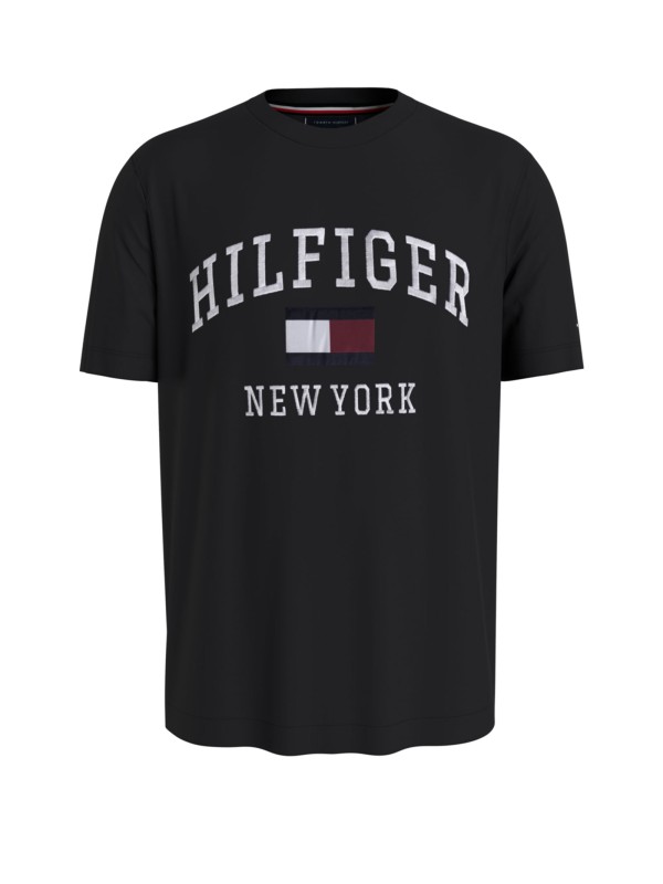 T-shirt con logo ricamato T-shirt con logo ricamato