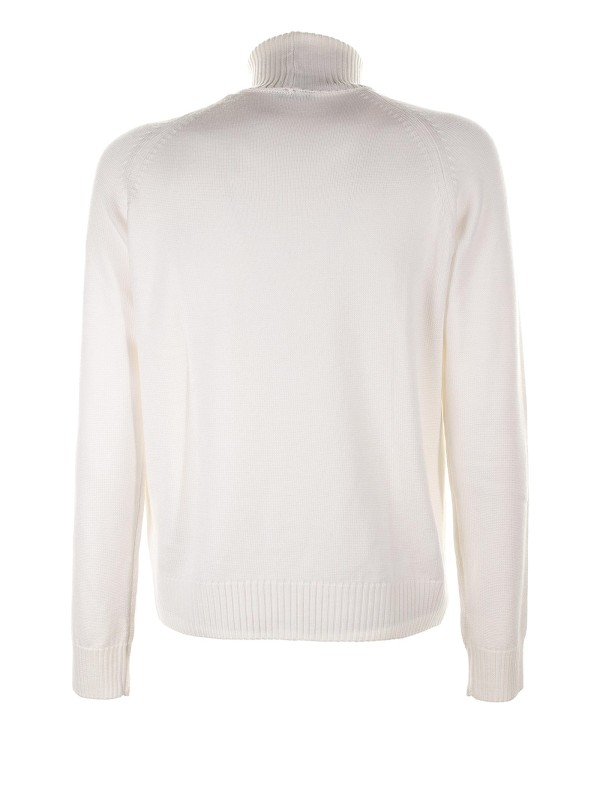 White turtleneck with ribbed details