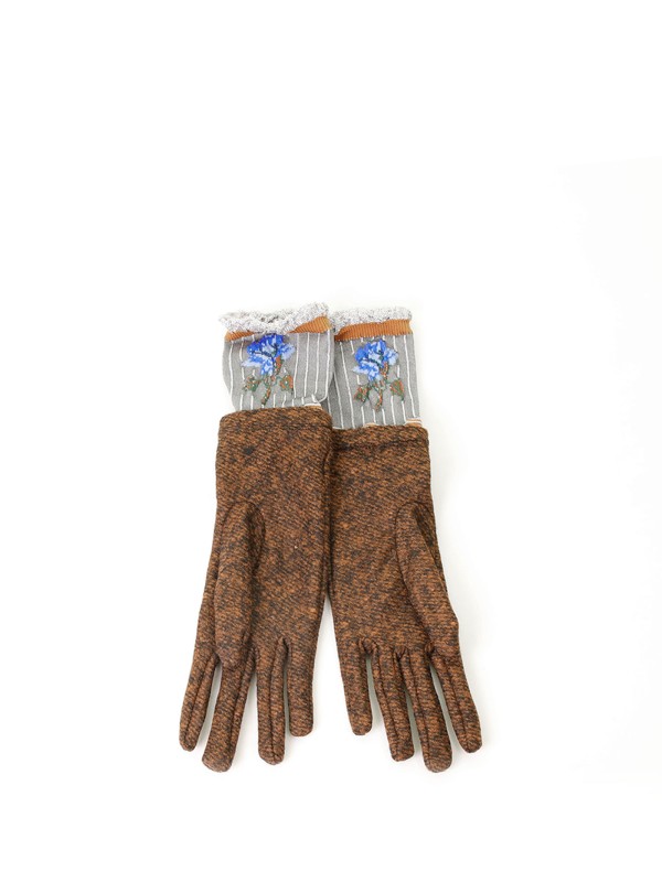Gloves with flower in wool and fabric