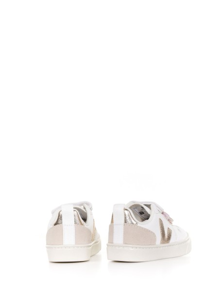 Sneaker with side logo