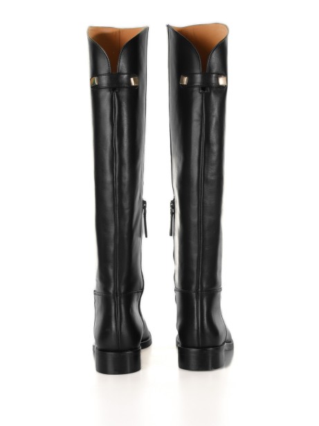 Cav boot in leather with zip and studs