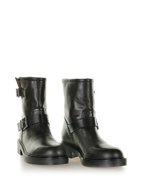 Stivaletto Fabia in pelle con fibbie