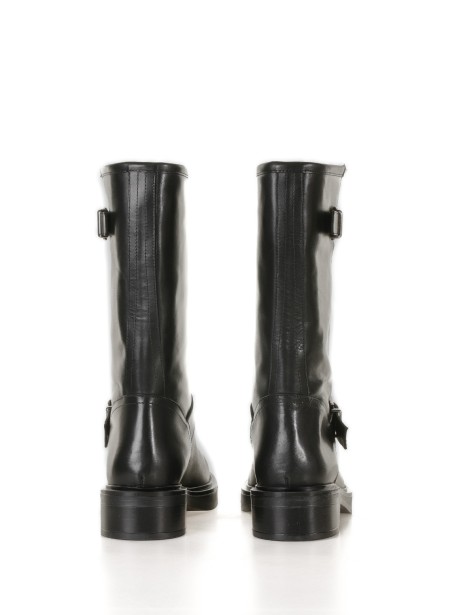 Fabia leather boot with buckles
