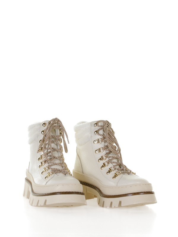 White ankle boot with rubber sole