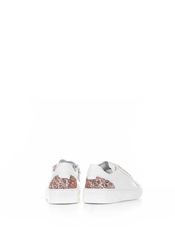 Leather sneaker with pink glitter