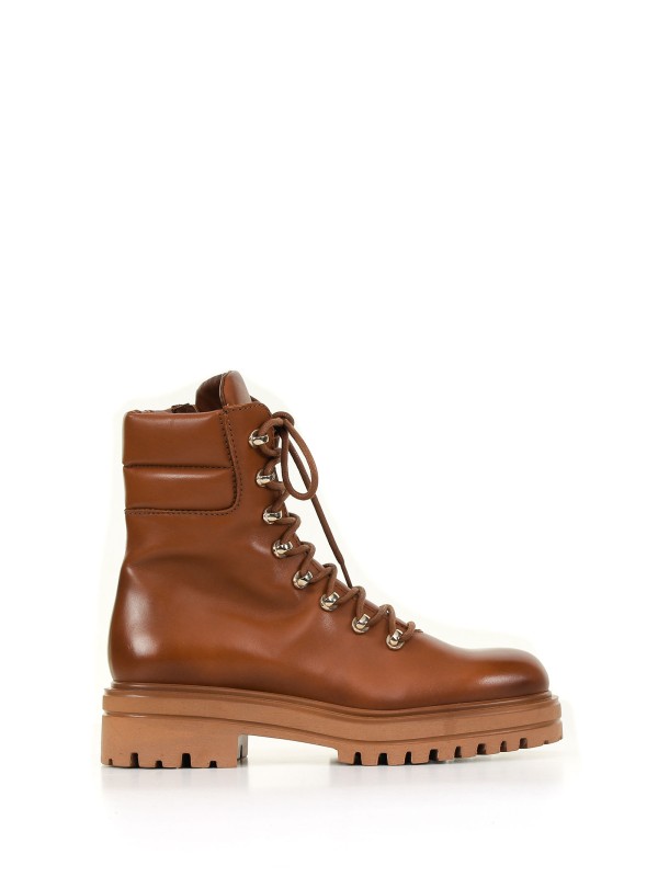 Winter ankle boot in leather