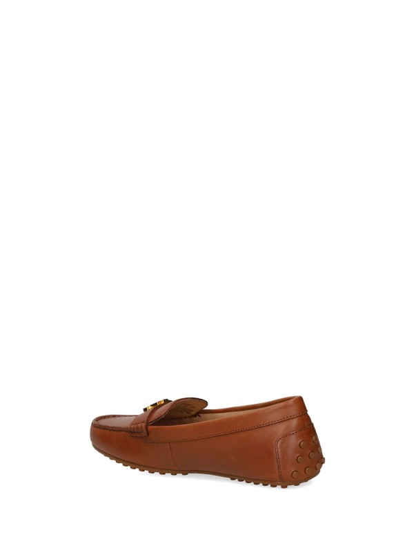 Moccasin in tan leather