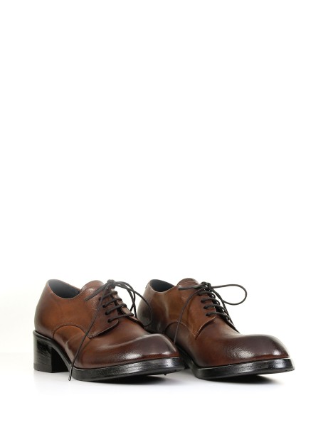 Low lace-up brogues