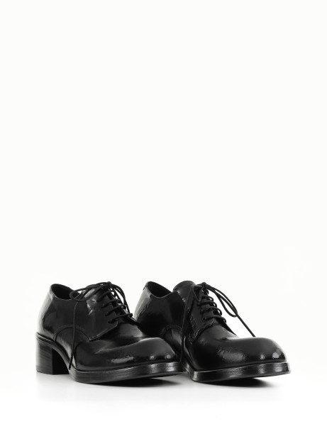 Low lace-up brogues