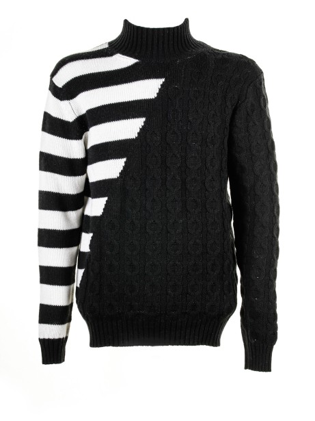 Turtleneck with striped detail