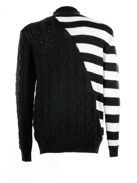 Turtleneck with striped detail 2
