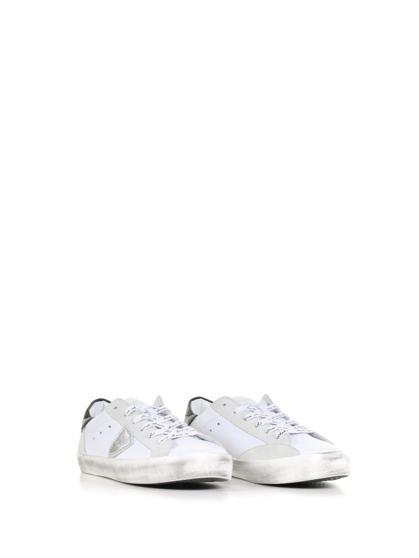 Sneaker in pelle con inserti in camoscio