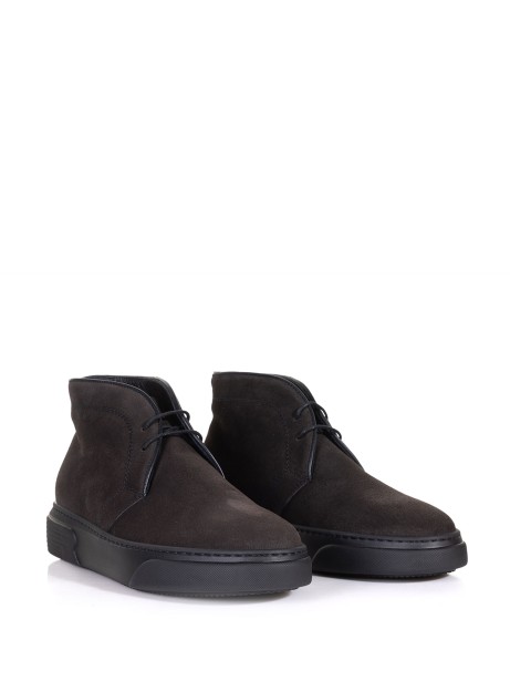 Suede ankle boot and rubber sole 2