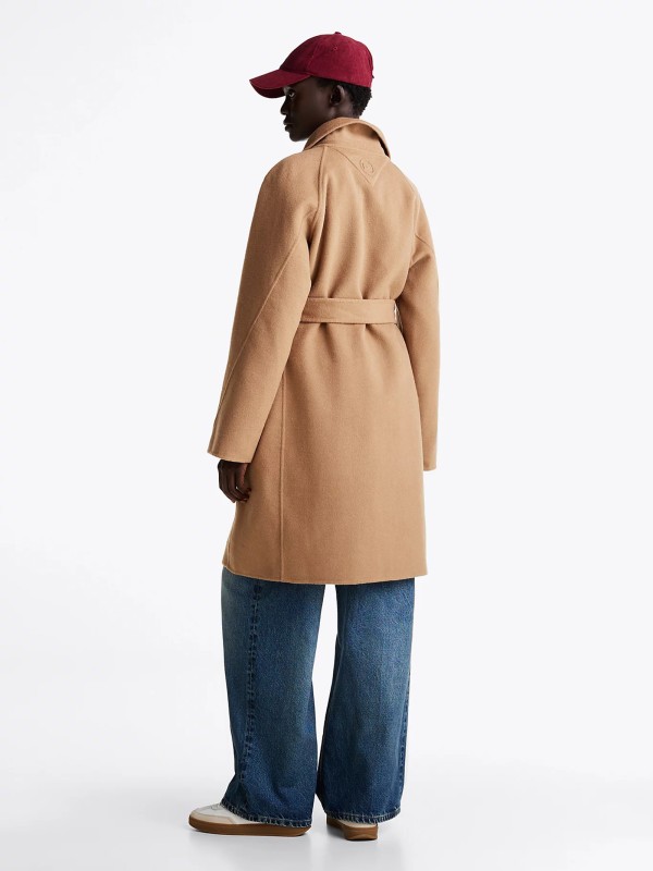Double-faced coat with belt and logo