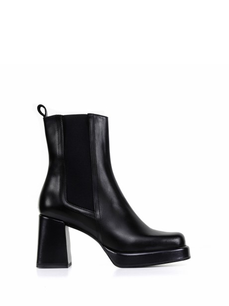 Ankle boot with platform and heel