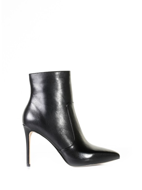 Ankle boot with stiletto heel