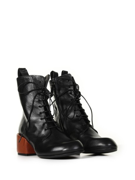 Stivaletto con tacco a contrasto 2