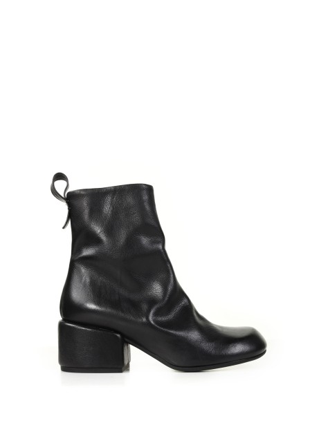 Leather ankle boot with zip