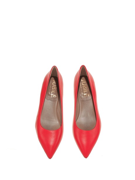 Pump in red leather