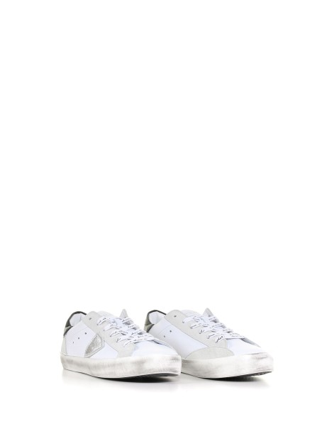 Sneaker in pelle con inserti in camoscio