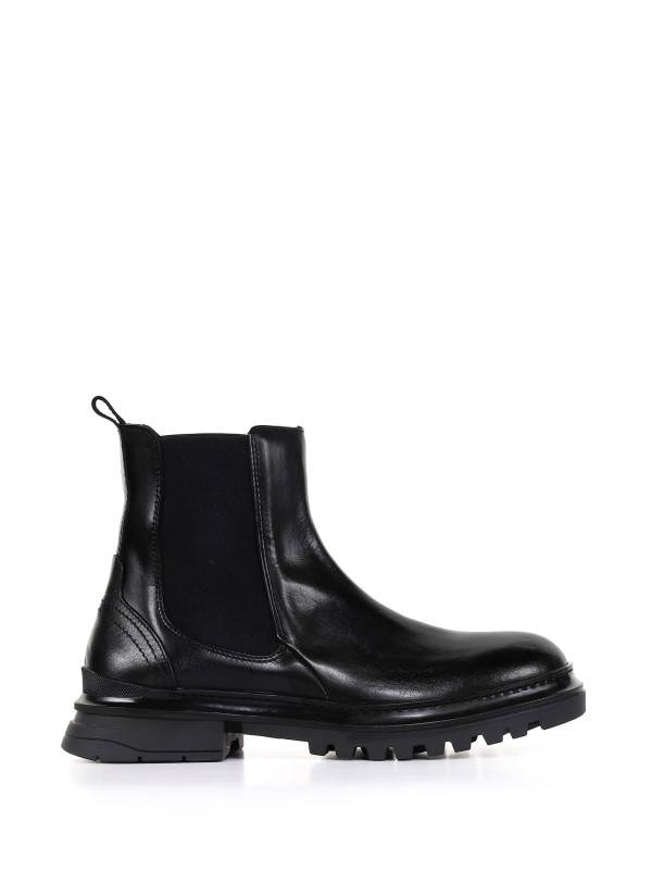 Ankle boot in leather Ankle boot in leather