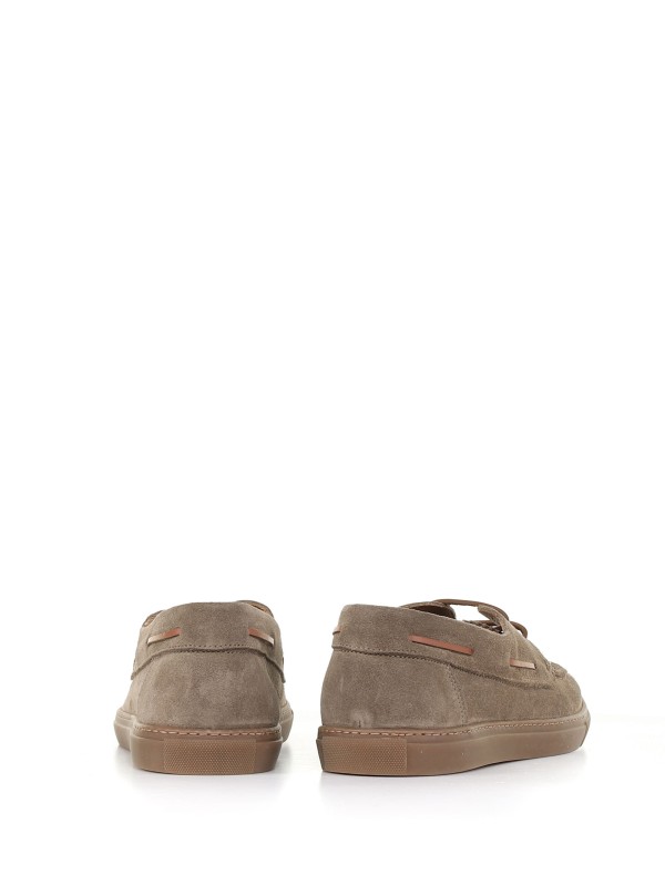 Loafer in suede with contrast detail