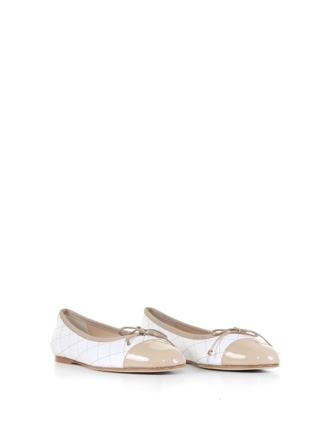 Ballerina con dettaglio in vernice