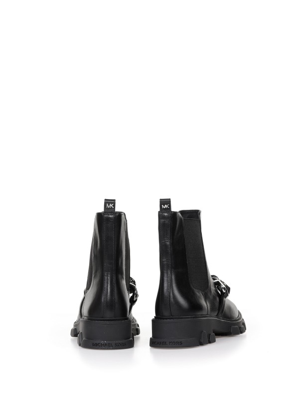 Scarlett ankle boot with chain