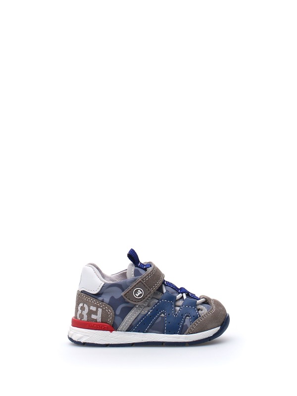 Camouflage sneaker with tear Camouflage sneaker with tear