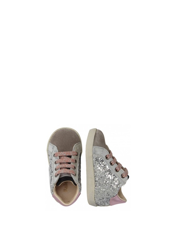 Sneakers with glitter print