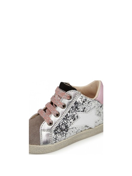 Sneakers with glitter print
