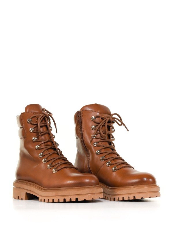 Winter ankle boot in leather