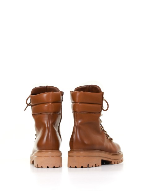 Winter ankle boot in leather