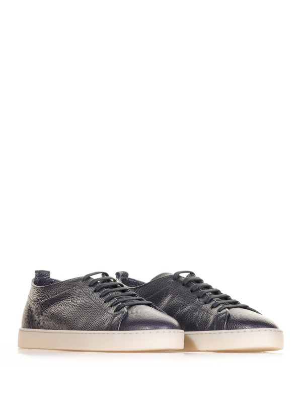 Leather sneaker and contrasting bottom