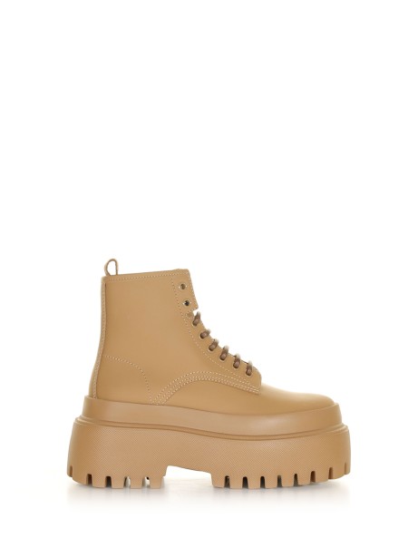 Leather ankle boot with laces