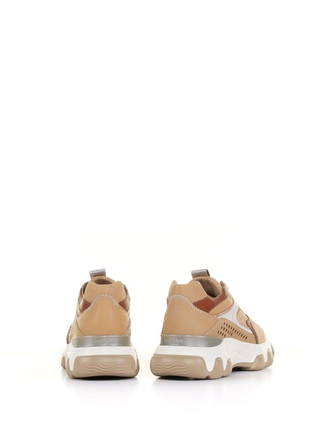 Sneaker Hyperactive con logo impresso