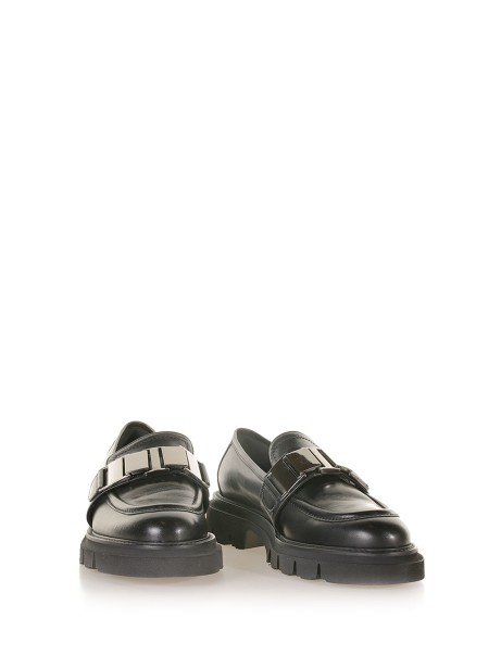 Mocassino in nappa con accessorio