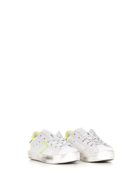 Kids low sneaker with fluorescent yellow heel
