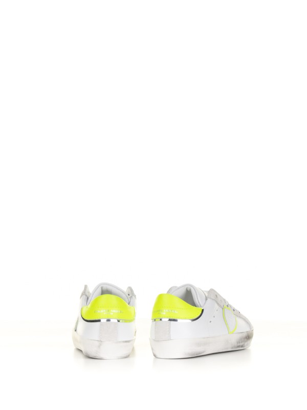 Kids low sneaker with fluorescent yellow heel