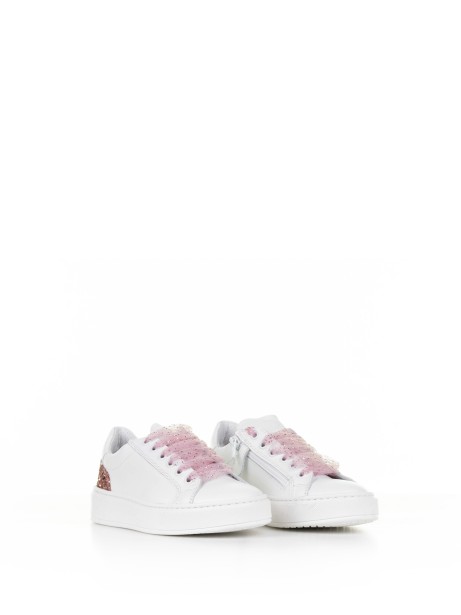 Leather sneaker with pink glitter