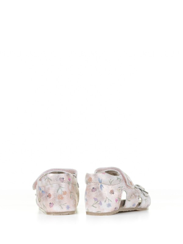 Leather sandals with little flowers